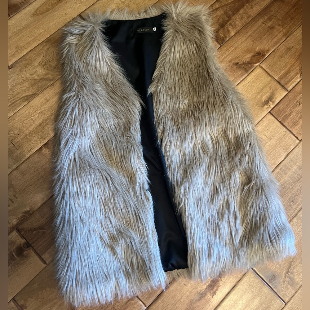 Wenxi Faux Fur Vest